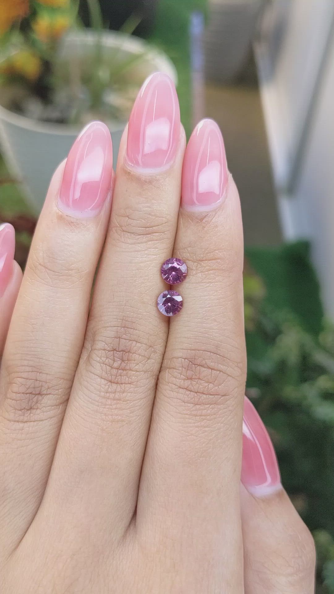 1.18&nbsp;Ct.Tw.Total Carat Weight Spinel Pair from Ceylon (Sri Lanka) Size Video