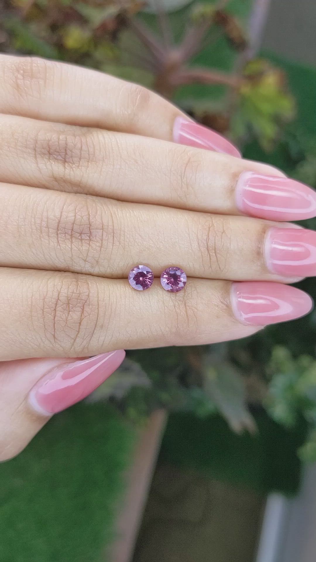 1.18&nbsp;Ct.Tw.Total Carat Weight Spinel Pair from Ceylon (Sri Lanka) Size Video