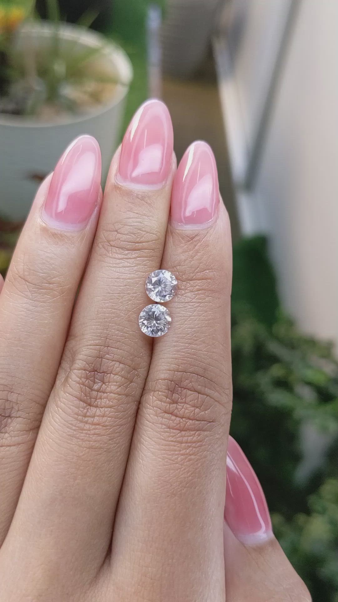 2.37&nbsp;Ct.Tw.Total Carat Weight Zircon Pair from Ceylon (Sri Lanka) Size Video