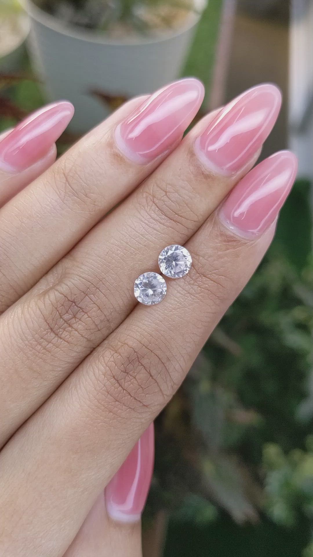 2.53&nbsp;Ct.Tw.Total Carat Weight Zircon Pair from Ceylon (Sri Lanka) Size Video