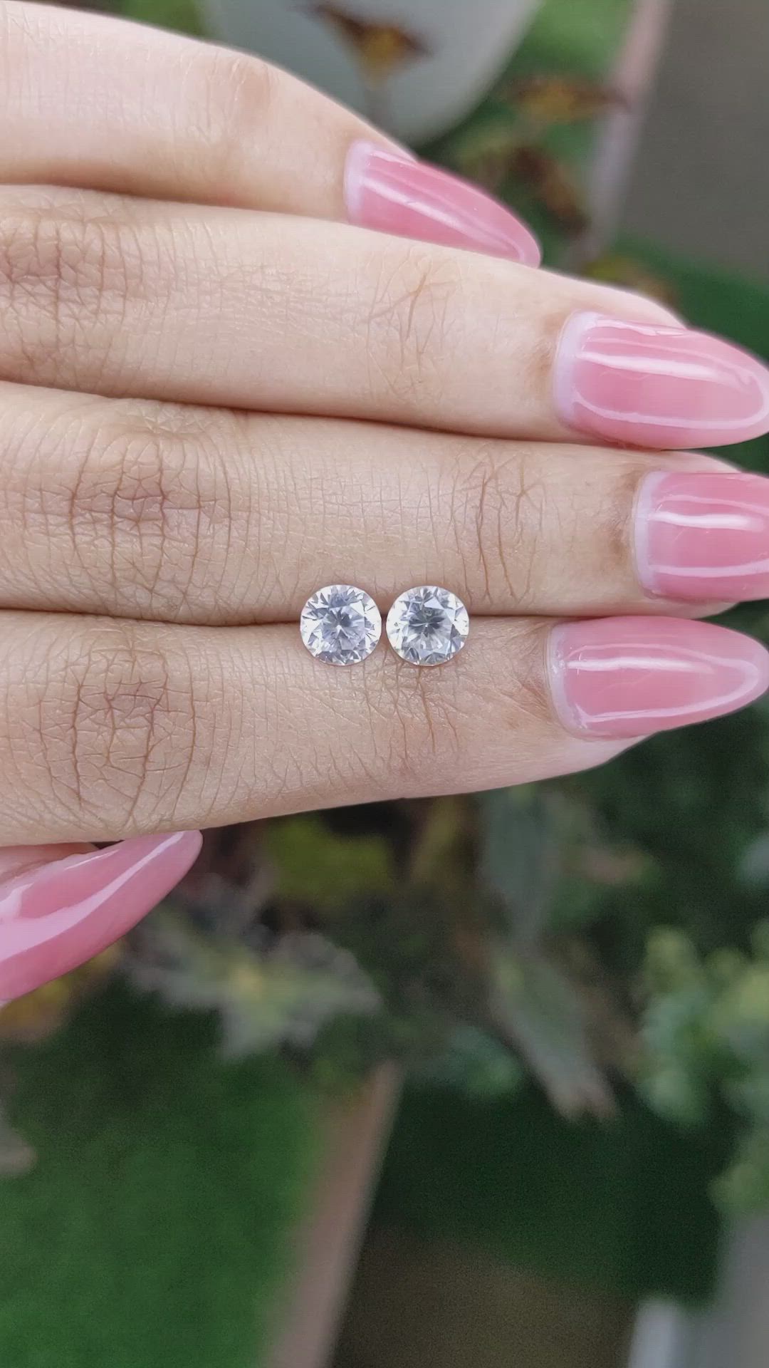 2.31&nbsp;Ct.Tw.Total Carat Weight Zircon Pair from Ceylon (Sri Lanka) Size Video