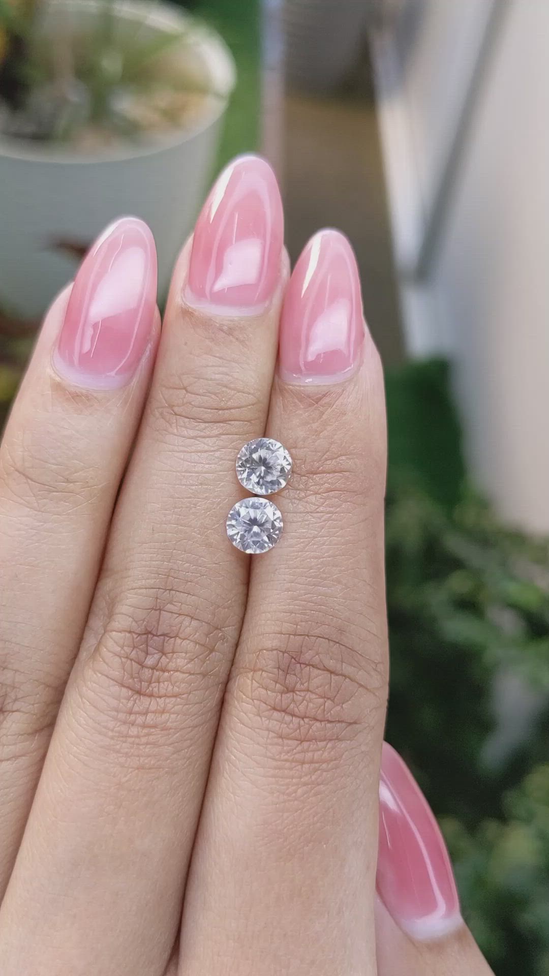 2.31&nbsp;Ct.Tw.Total Carat Weight Zircon Pair from Ceylon (Sri Lanka) Size Video