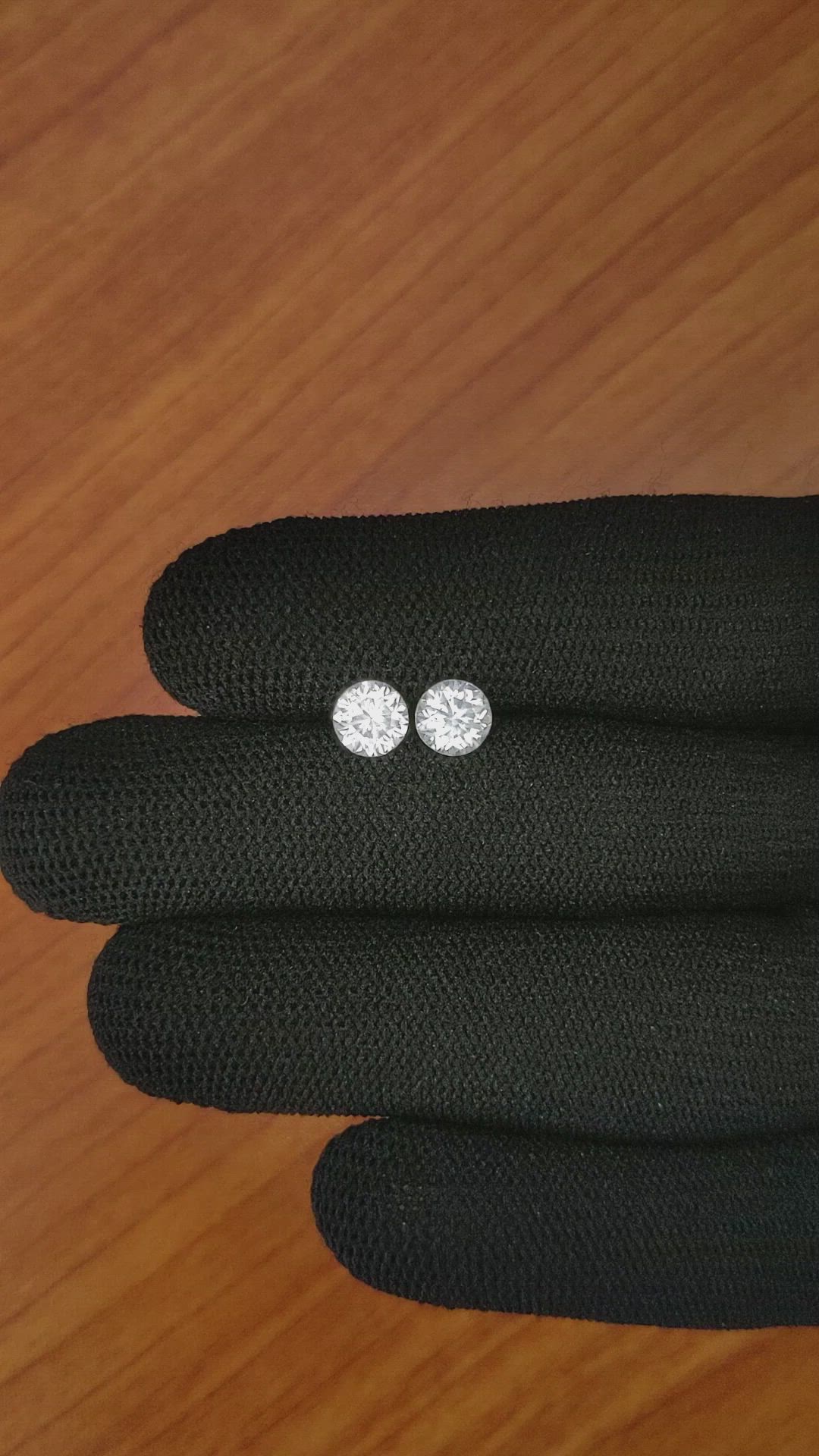 2.31&nbsp;Ct.Tw.Total Carat Weight Zircon Pair from Ceylon (Sri Lanka) Size Video