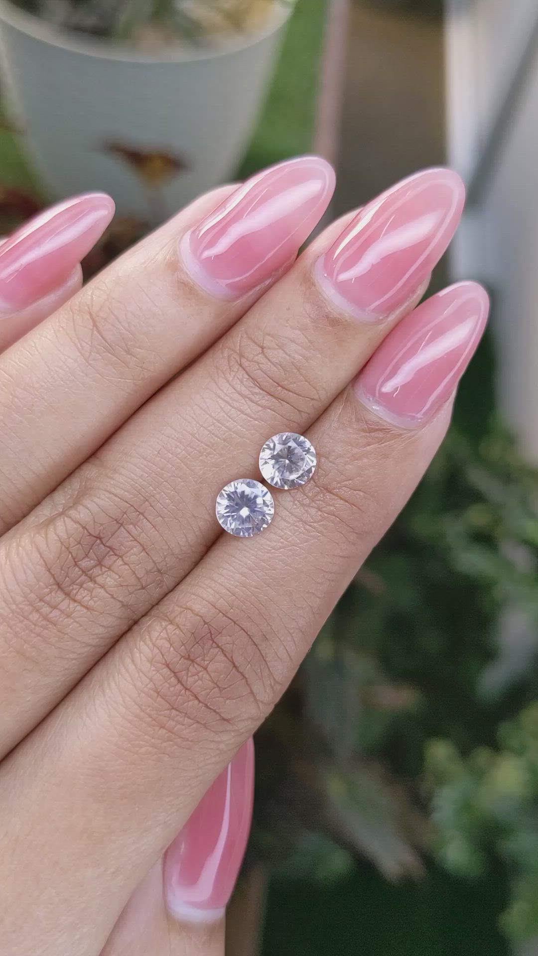 2.28&nbsp;Ct.Tw.Total Carat Weight Zircon Pair from Ceylon (Sri Lanka) Size Video