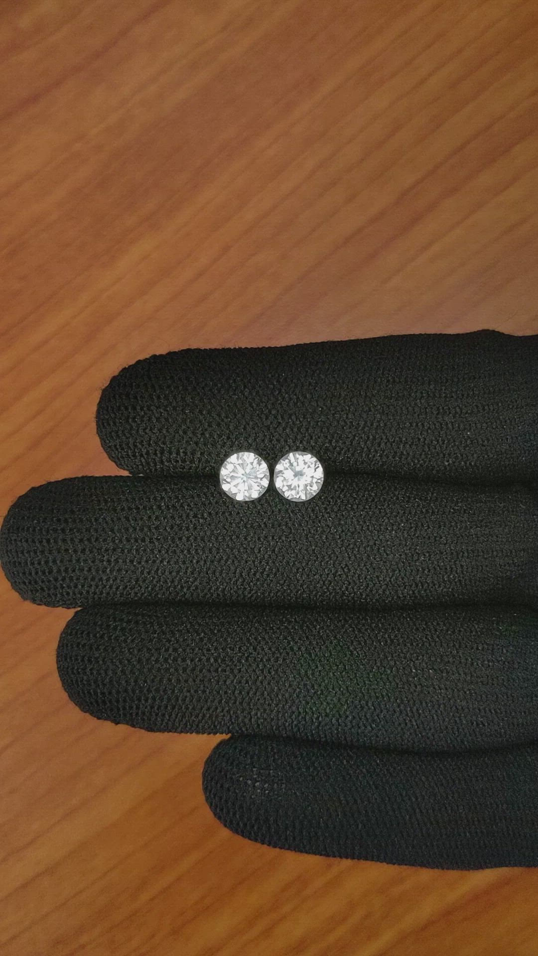 2.28&nbsp;Ct.Tw.Total Carat Weight Zircon Pair from Ceylon (Sri Lanka) Size Video