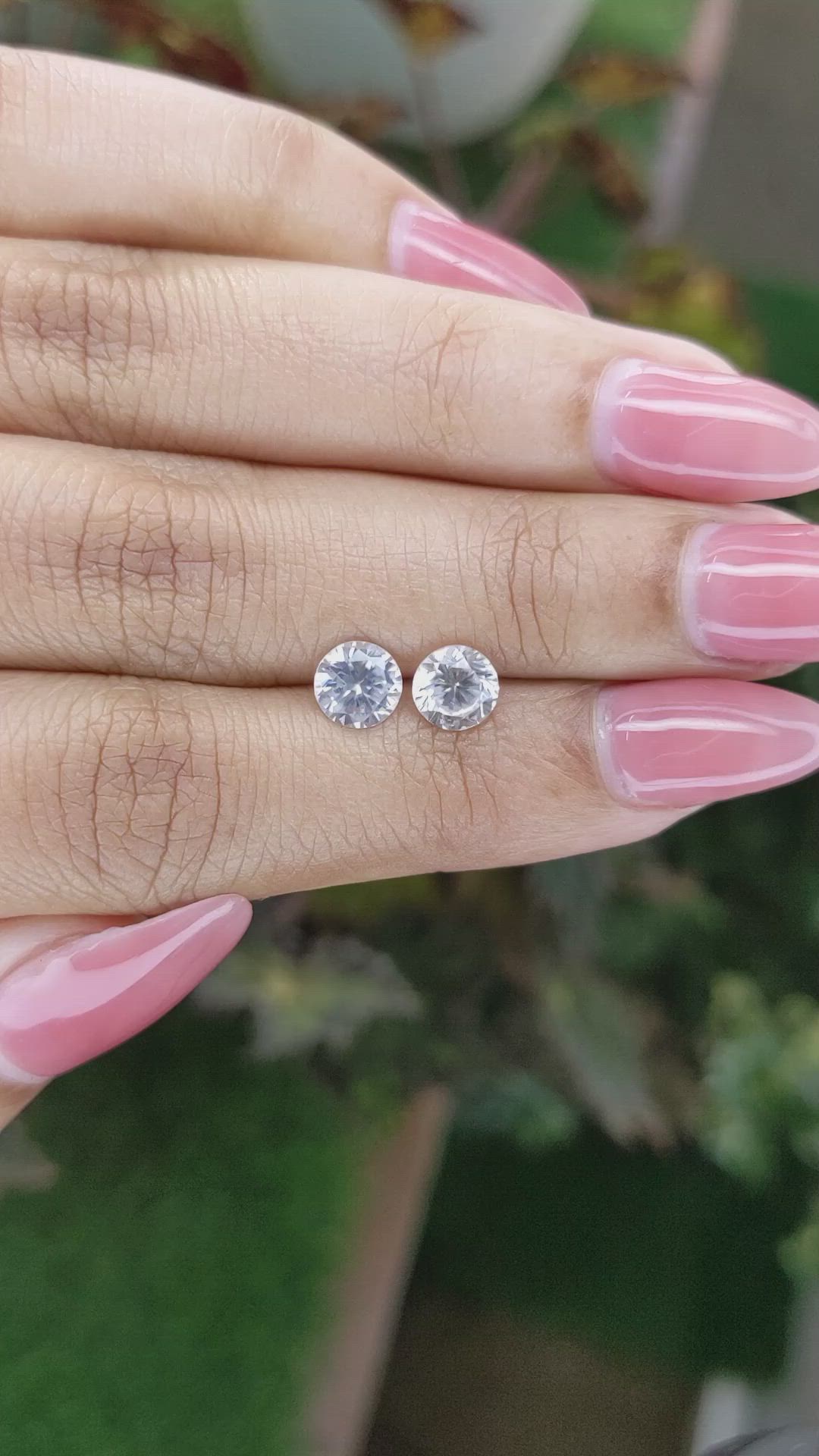 2.28&nbsp;Ct.Tw.Total Carat Weight Zircon Pair from Ceylon (Sri Lanka) Size Video