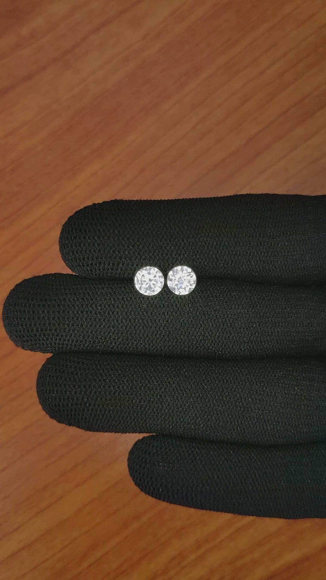 2.11&nbsp;Ct.Tw.Total Carat Weight Zircon Pair from Ceylon (Sri Lanka) Size Video