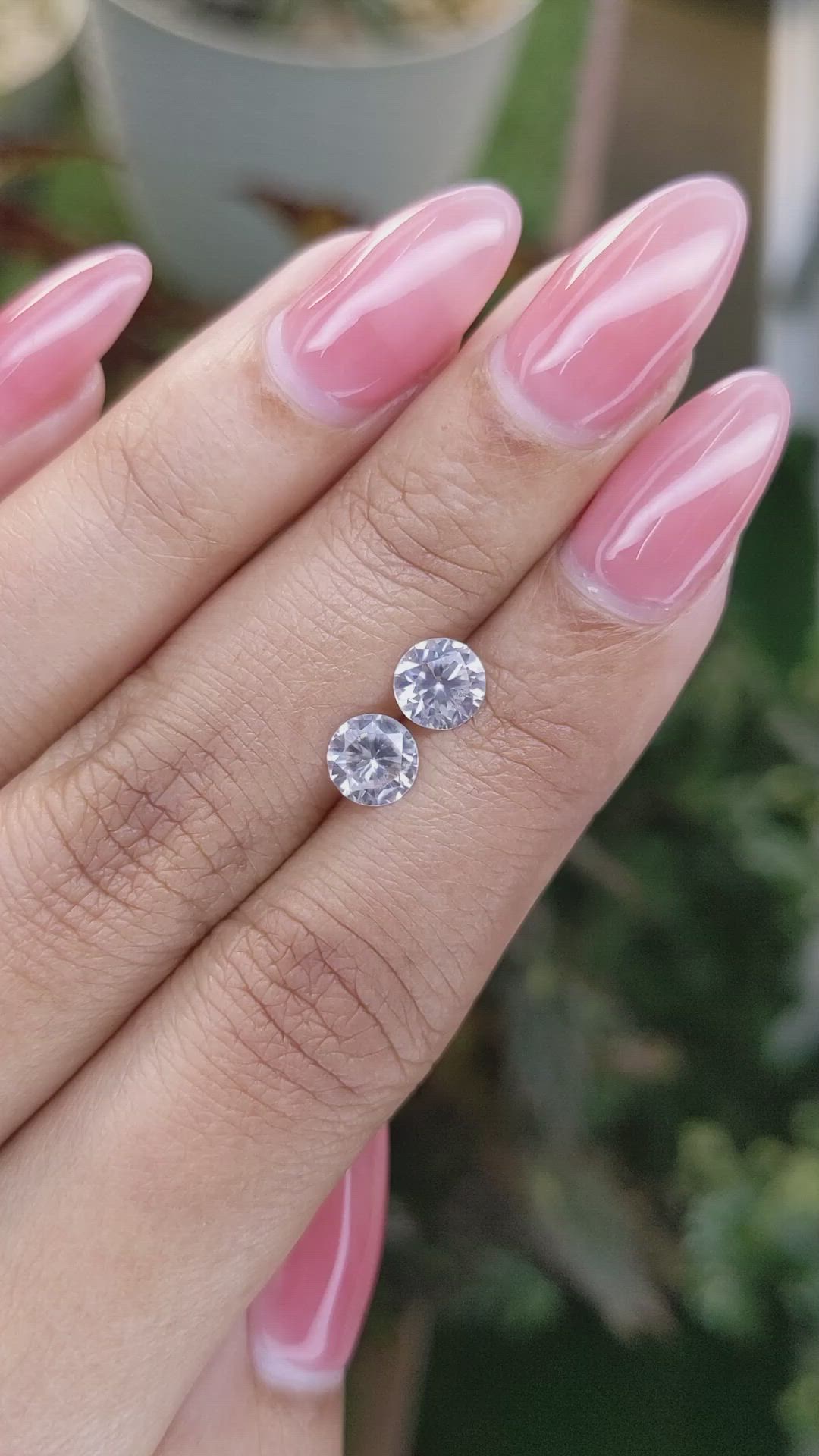 2.11&nbsp;Ct.Tw.Total Carat Weight Zircon Pair from Ceylon (Sri Lanka) Size Video