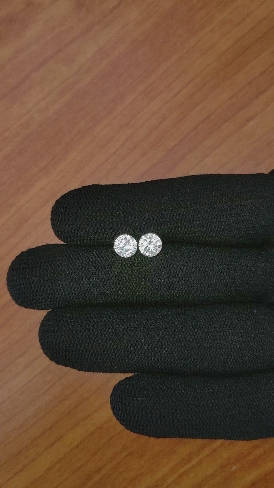 2.12&nbsp;Ct.Tw.Total Carat Weight Zircon Pair from Ceylon (Sri Lanka) Size Video