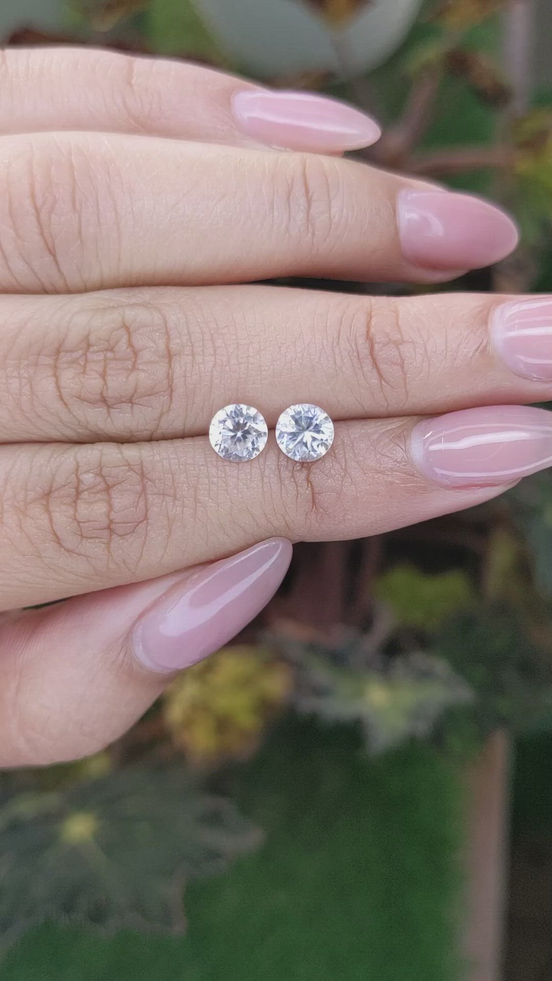 2.26&nbsp;Ct.Tw.Total Carat Weight Zircon Pair from Ceylon (Sri Lanka) Size Video