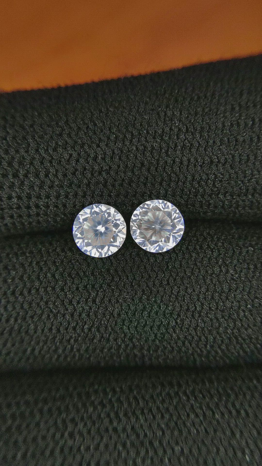 2.42&nbsp;Ct.Tw.Total Carat Weight Zircon Pair from Ceylon (Sri Lanka) Size Video