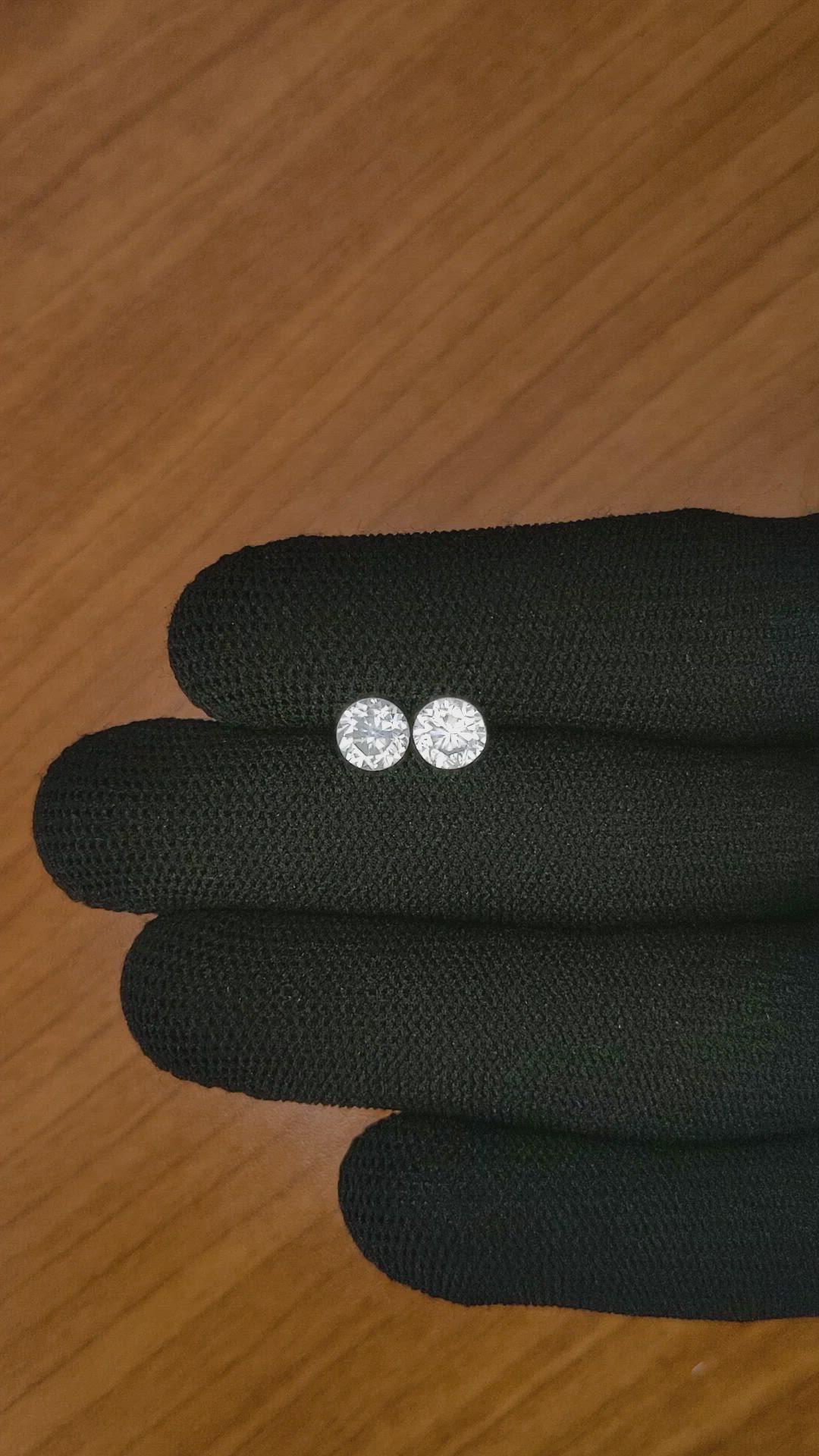 2.42&nbsp;Ct.Tw.Total Carat Weight Zircon Pair from Ceylon (Sri Lanka) Size Video