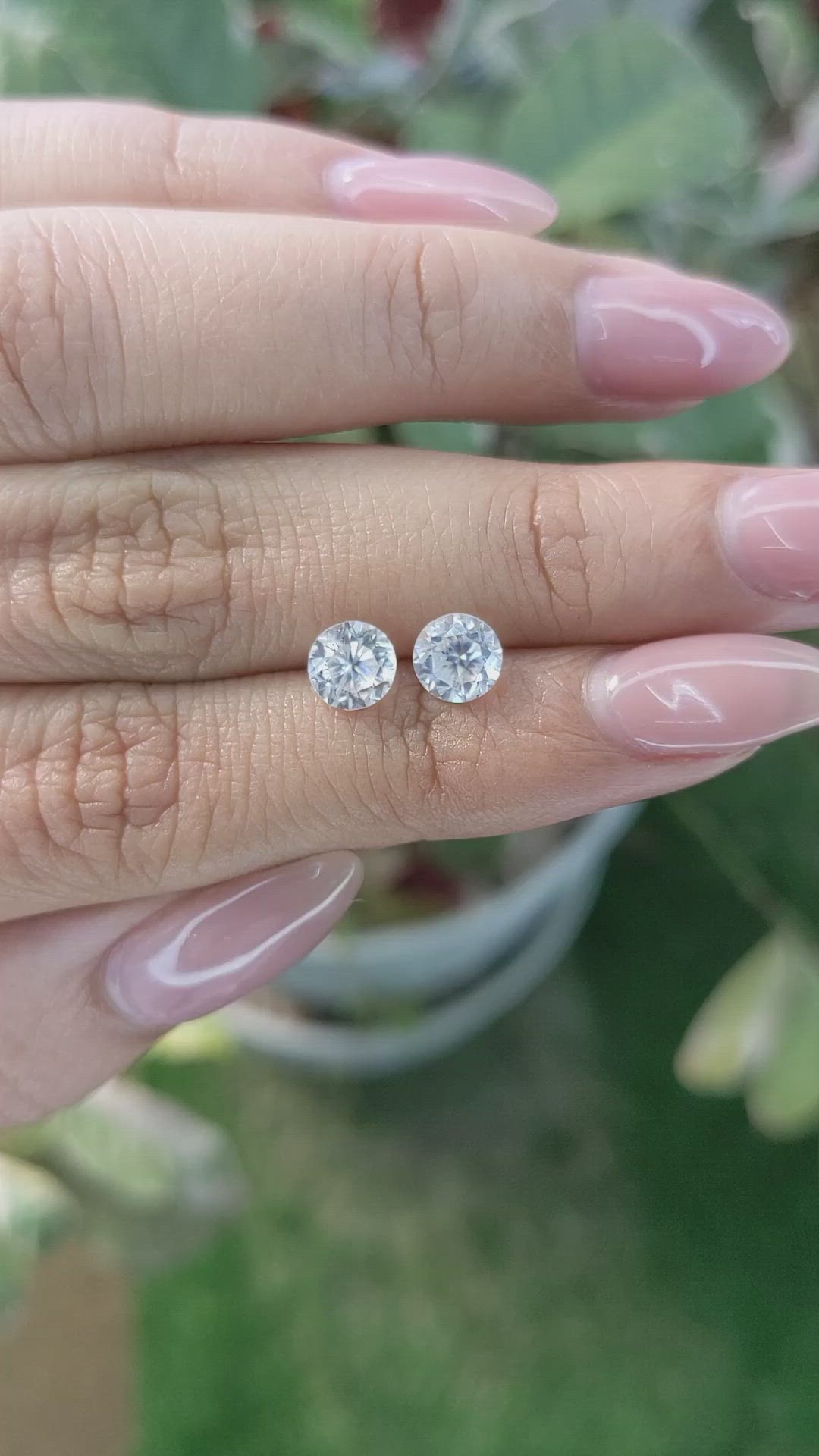 2.42&nbsp;Ct.Tw.Total Carat Weight Zircon Pair from Ceylon (Sri Lanka) Size Video