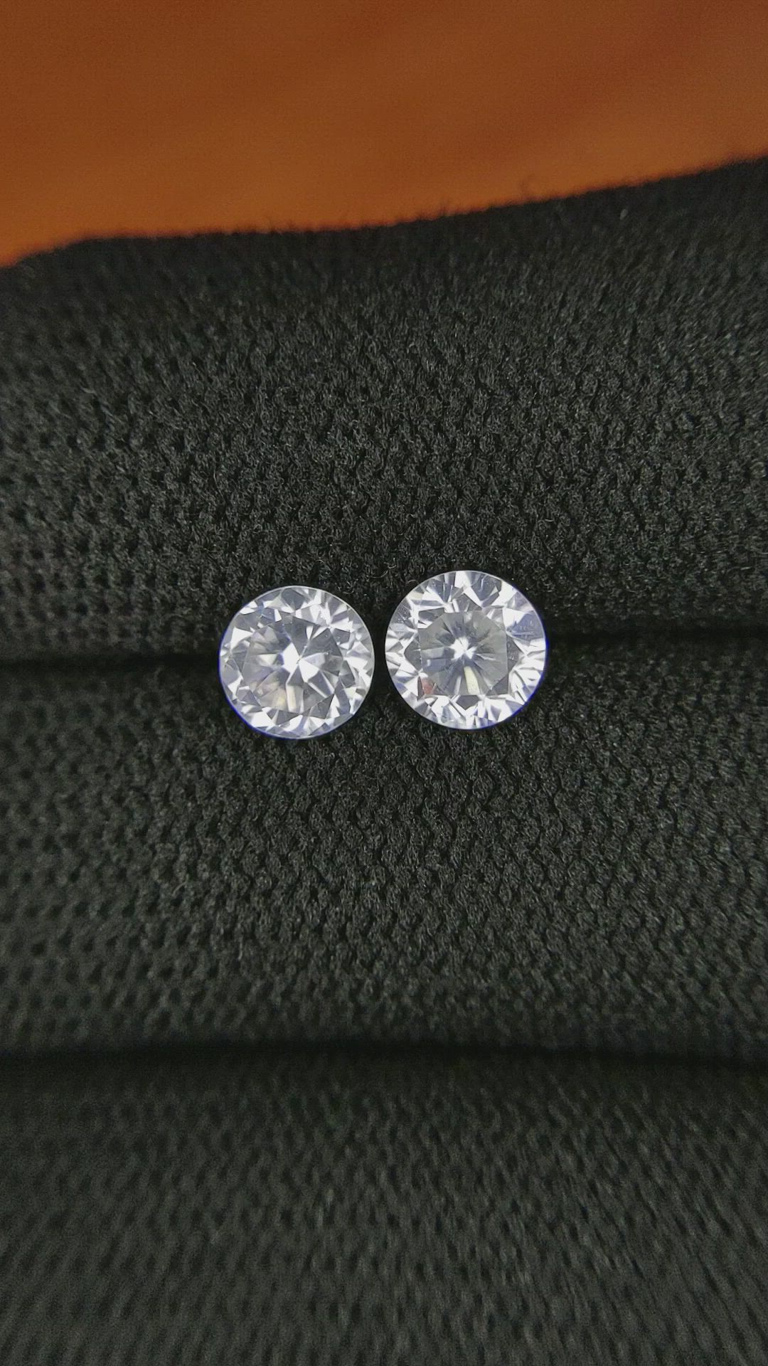 2.30&nbsp;Ct.Tw.Total Carat Weight Zircon Pair from Ceylon (Sri Lanka) Size Video