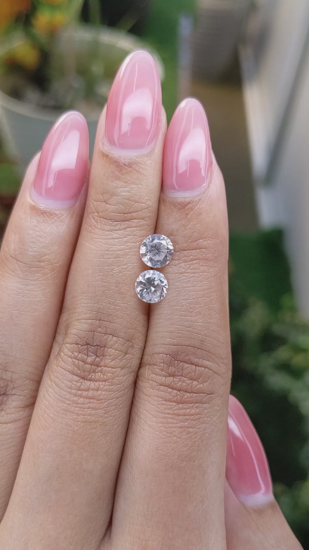 2.30&nbsp;Ct.Tw.Total Carat Weight Zircon Pair from Ceylon (Sri Lanka) Size Video