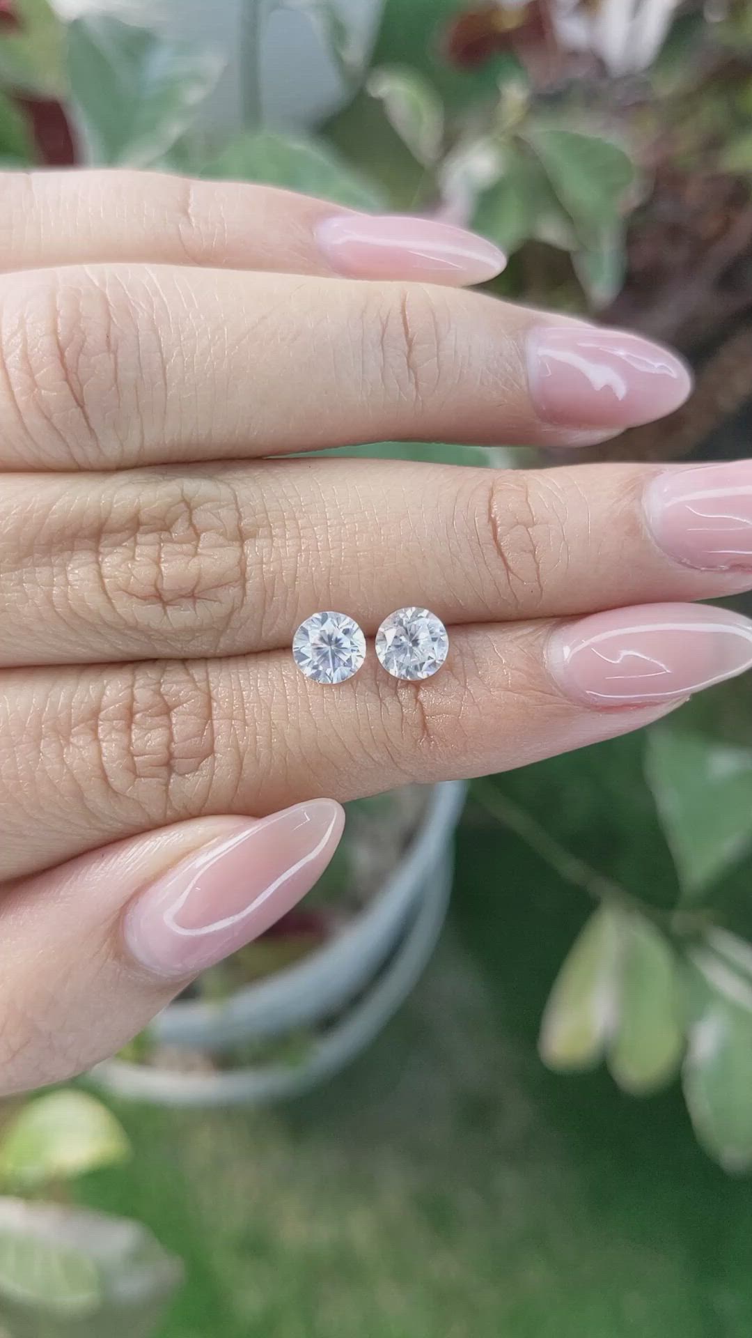 2.19&nbsp;Ct.Tw.Total Carat Weight Zircon Pair from Ceylon (Sri Lanka) Size Video