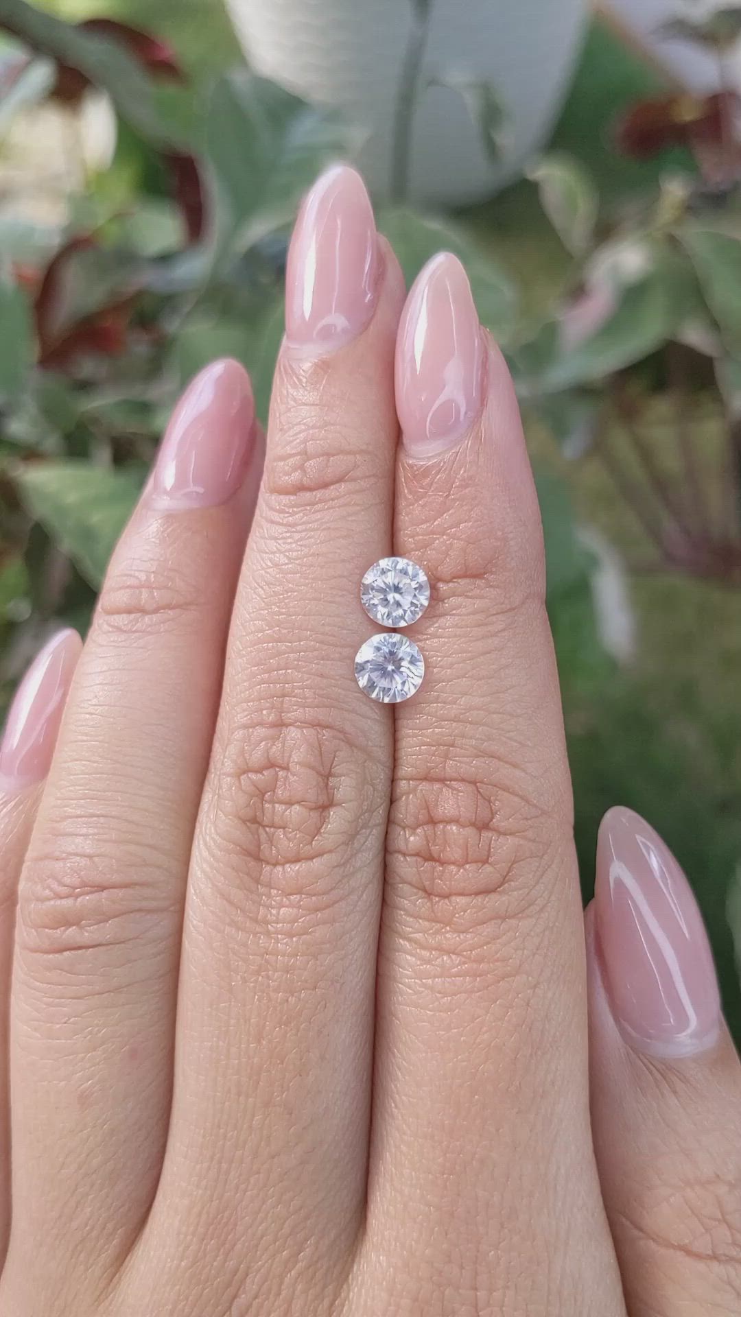 2.19&nbsp;Ct.Tw.Total Carat Weight Zircon Pair from Ceylon (Sri Lanka) Size Video