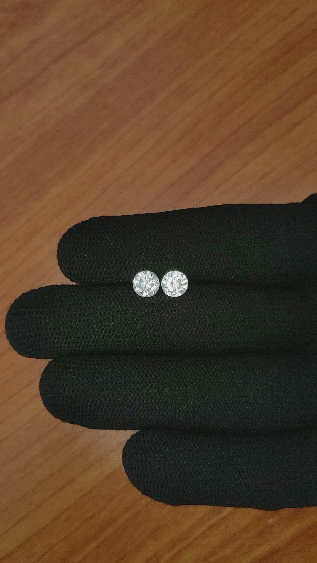 2.19&nbsp;Ct.Tw.Total Carat Weight Zircon Pair from Ceylon (Sri Lanka) Size Video