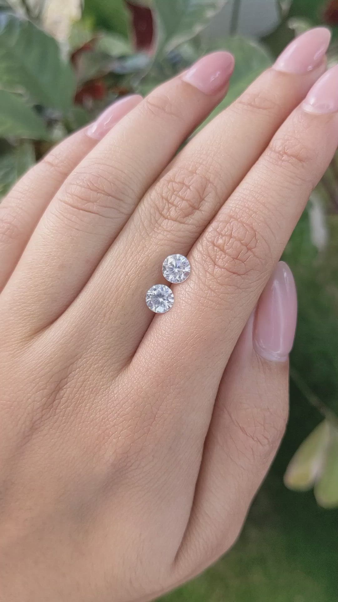 2.19&nbsp;Ct.Tw.Total Carat Weight Zircon Pair from Ceylon (Sri Lanka) Size Video