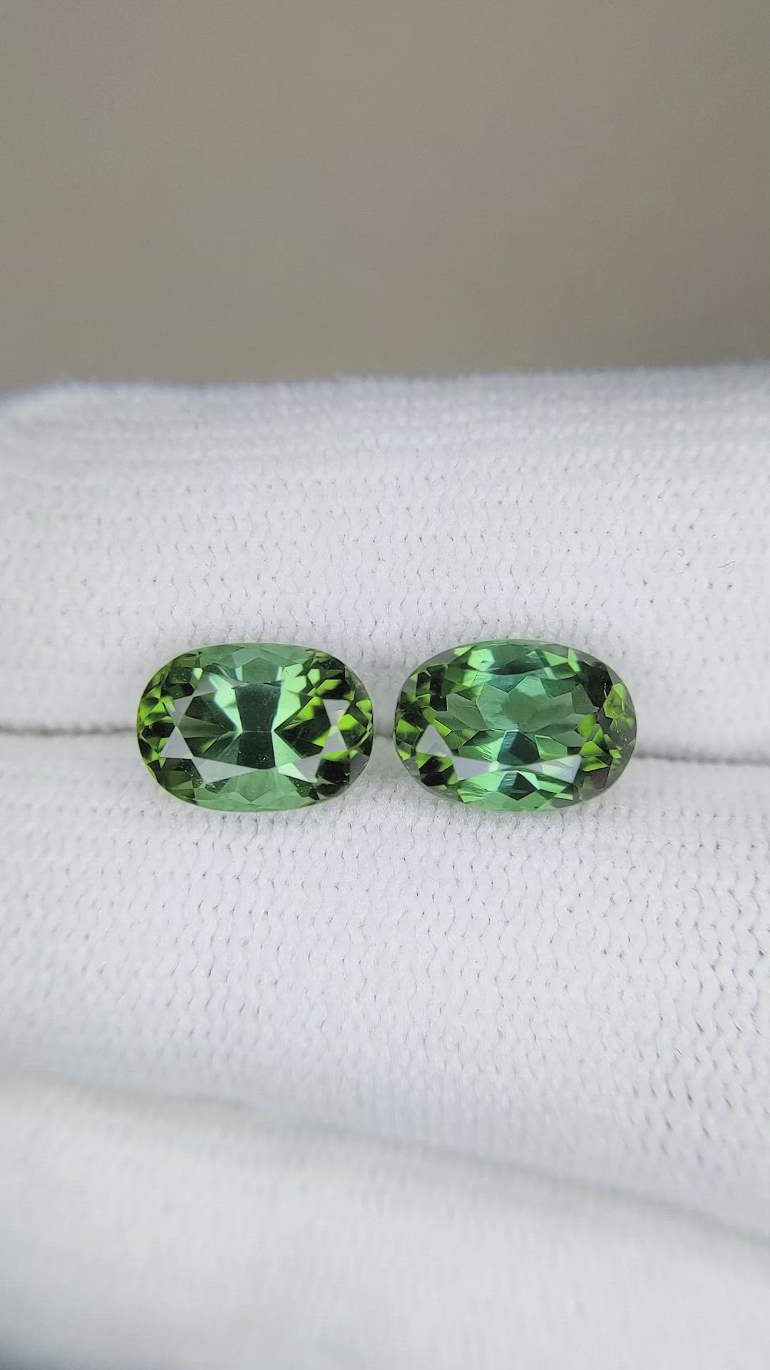 4.11&nbsp;Ct.Tw.Total Carat Weight Tourmaline Pair from Mozambique Size Video