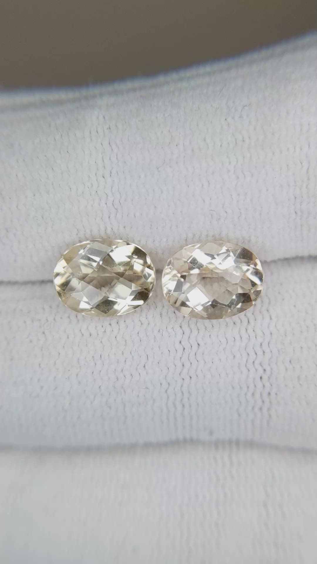 4.00&nbsp;Ct.Tw.Total Carat Weight Heliodor Pair from Pakistan Size Video