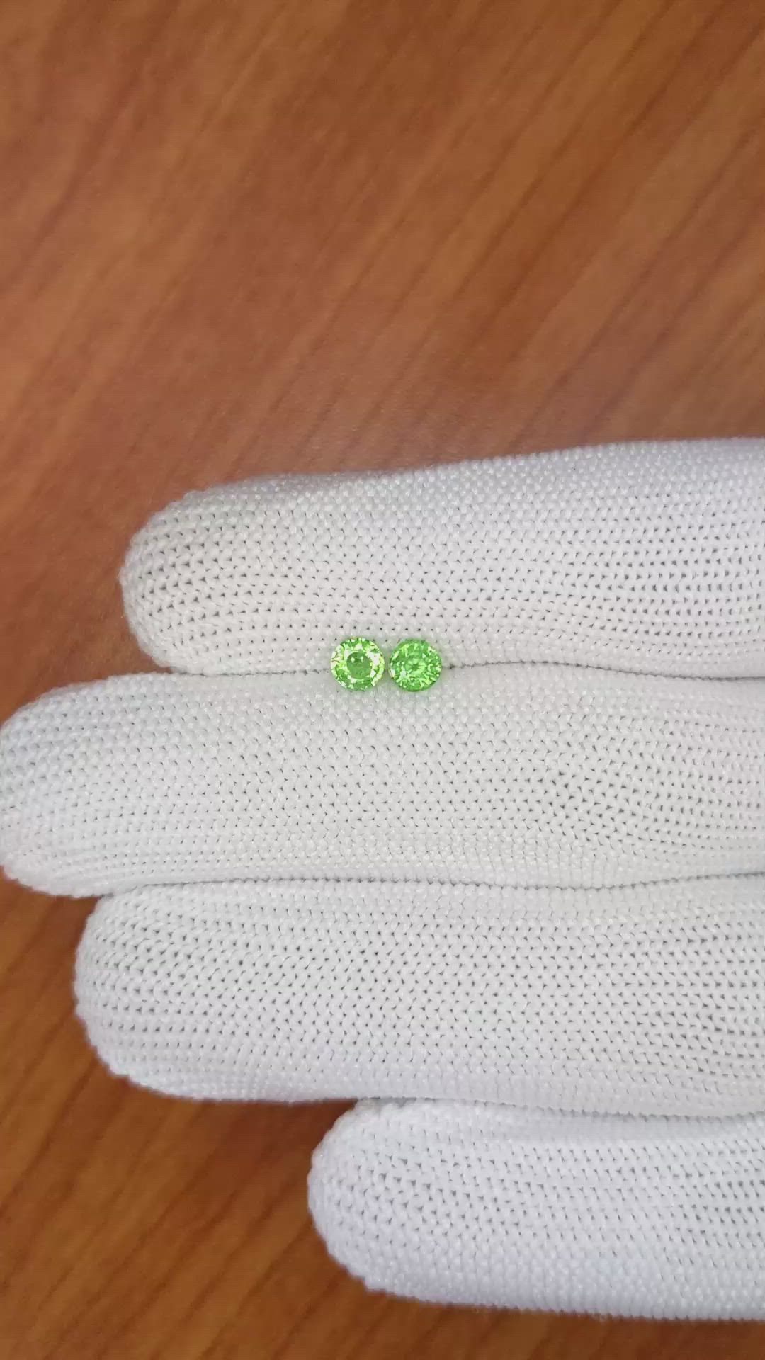 0.56&nbsp;Ct.Tw.Total Carat Weight Tsavorite Garnet Pair from Madagascar Size Video