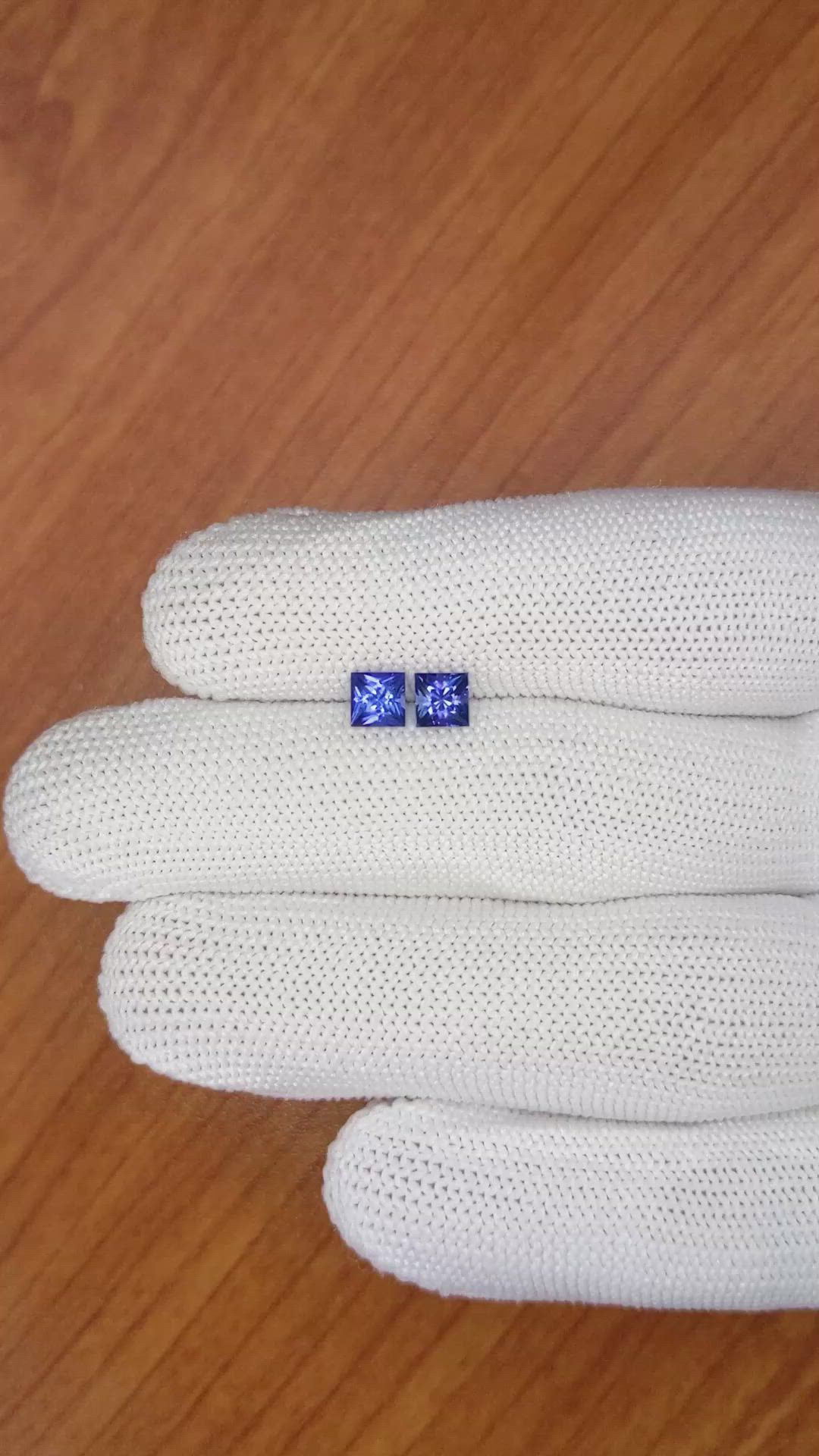 1.01&nbsp;Ct.Tw.Total Carat Weight Tanzanite Pair from Tanzania Size Video
