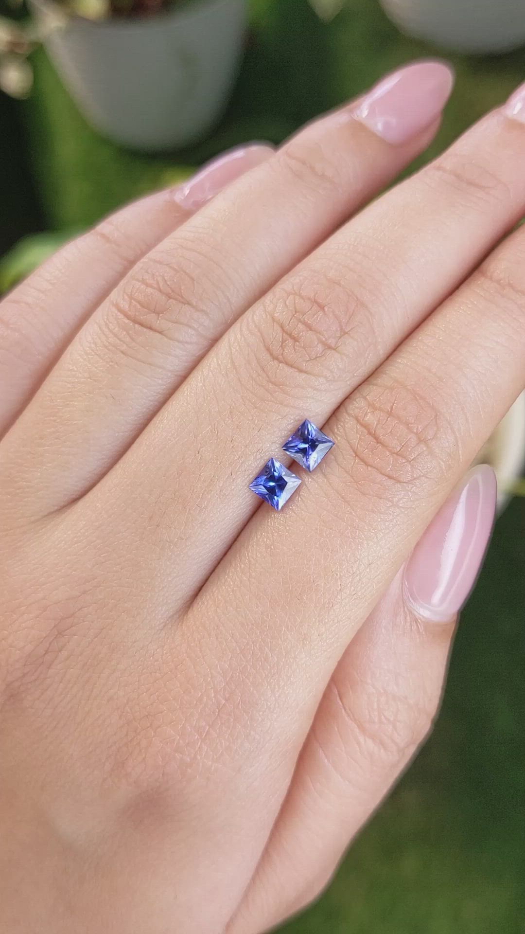 1.01&nbsp;Ct.Tw.Total Carat Weight Tanzanite Pair from Tanzania Size Video