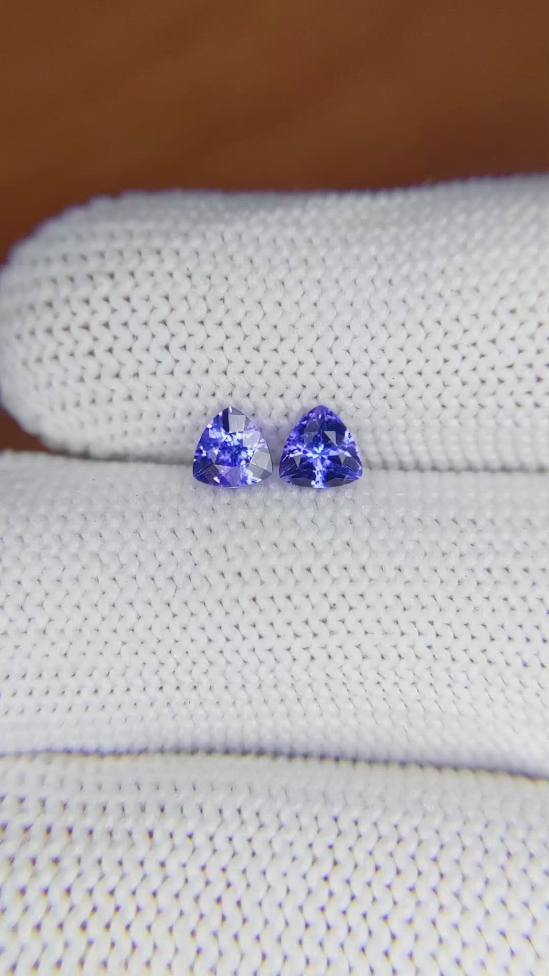 0.61&nbsp;Ct.Tw.Total Carat Weight Tanzanite Pair from Tanzania Size Video