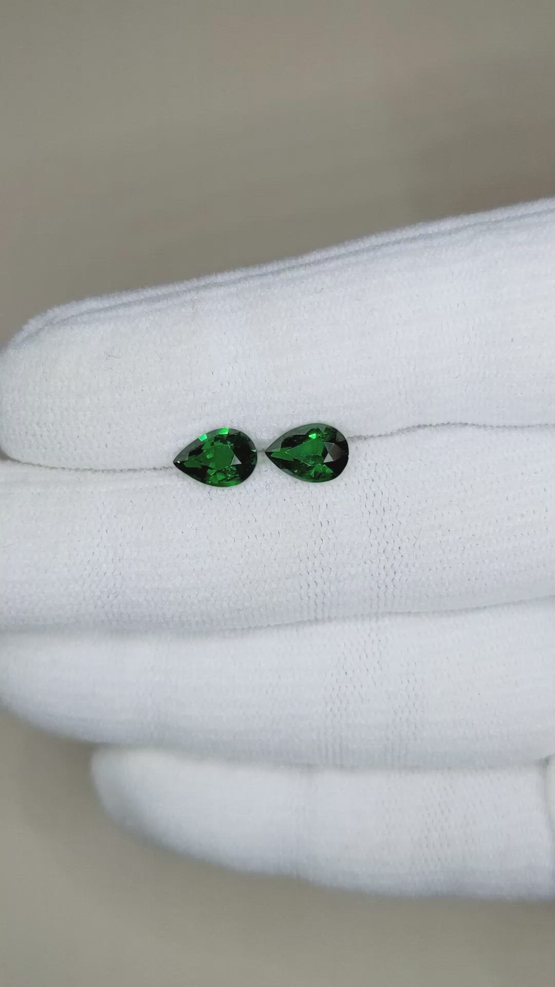 2.13&nbsp;Ct.Tw.Total Carat Weight Tsavorite Garnet Pair from Madagascar Size Video