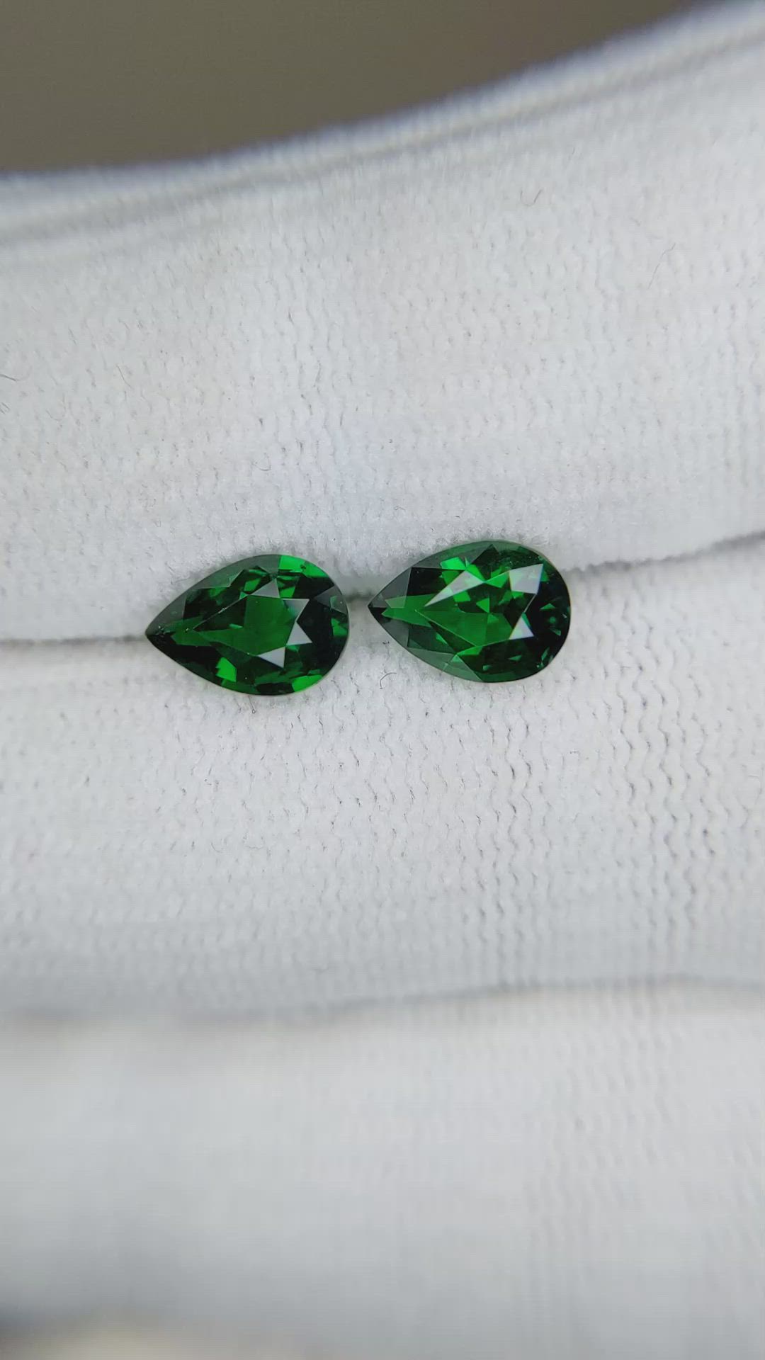 2.13&nbsp;Ct.Tw.Total Carat Weight Tsavorite Garnet Pair from Madagascar Size Video