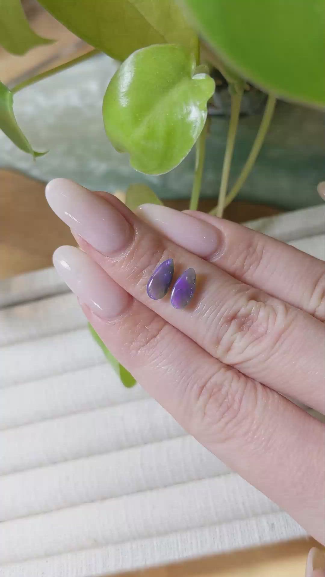 1.15&nbsp;Ct.Tw.Total Carat Weight Cabochon Opal Pair from Australia Size Video