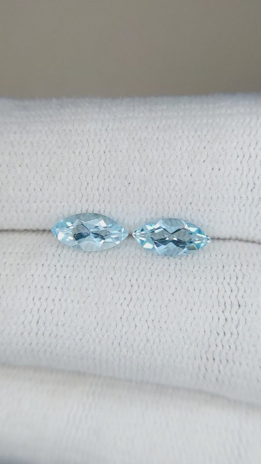 0.88&nbsp;Ct.Tw.Total Carat Weight Aquamarine Pair from Brazil Size Video