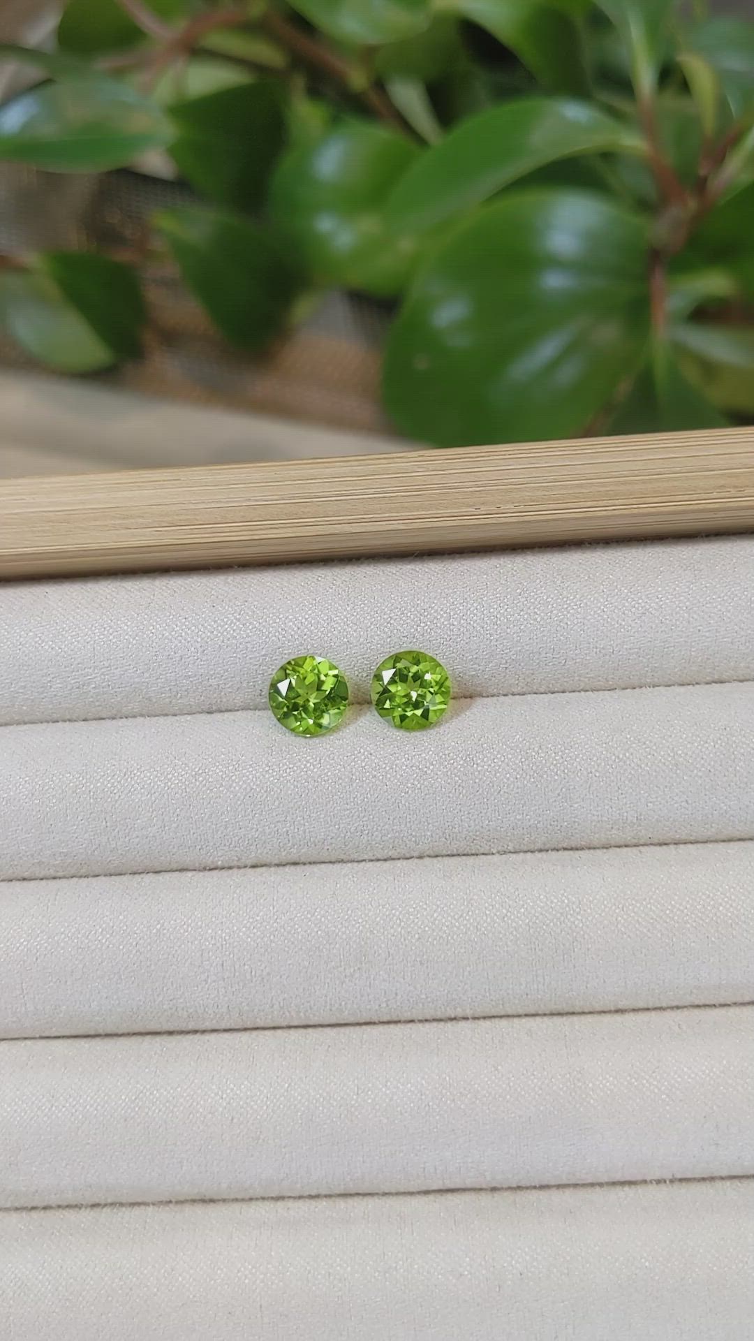 3.95&nbsp;Ct.Tw.Total Carat Weight Yellowish Green Peridot Pair from Burma (Myanmar) Size Video
