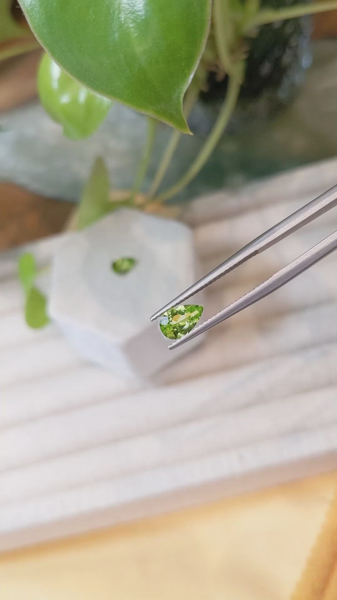 1.68&nbsp;Ct.Tw.Total Carat Weight Yellowish Green Peridot Pair from Burma (Myanmar) Size Video