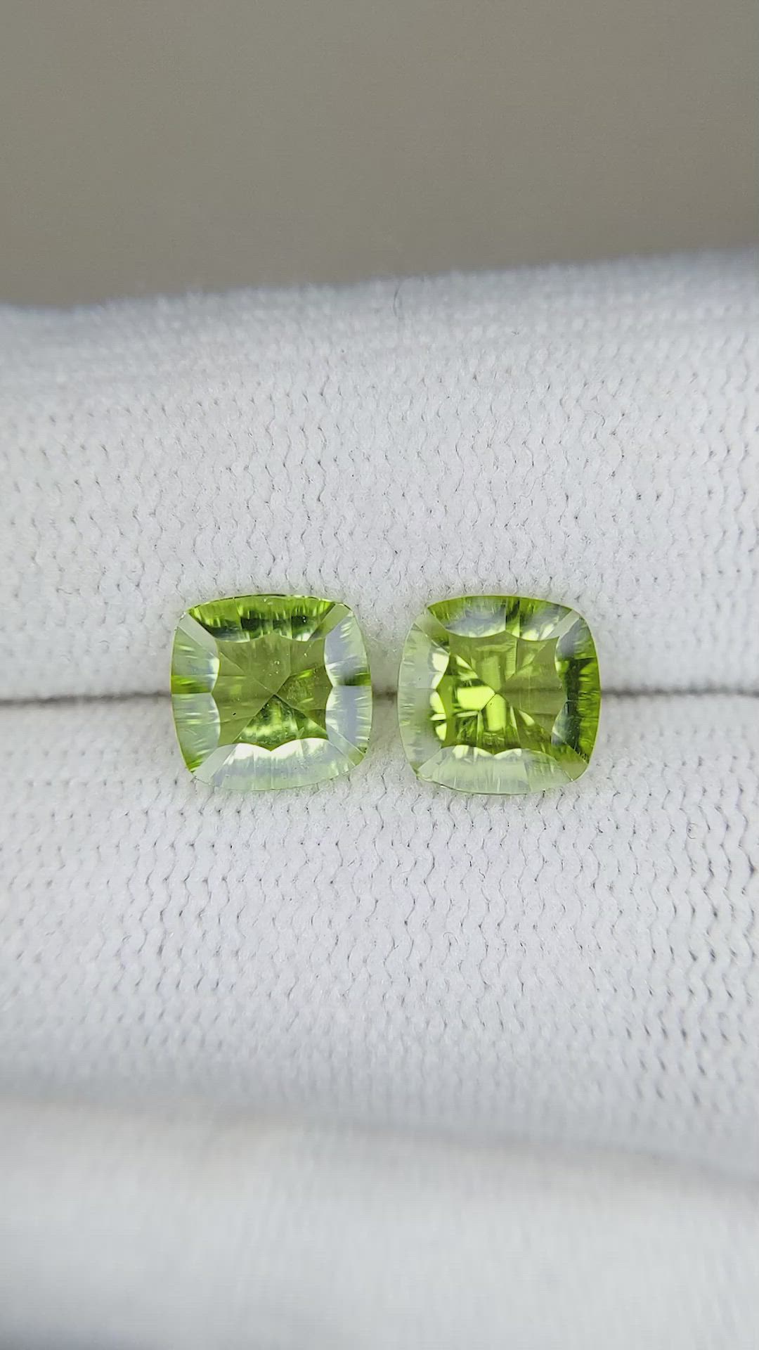 2.50&nbsp;Ct.Tw.Total Carat Weight Yellowish Green Peridot Pair from Burma (Myanmar) Size Video