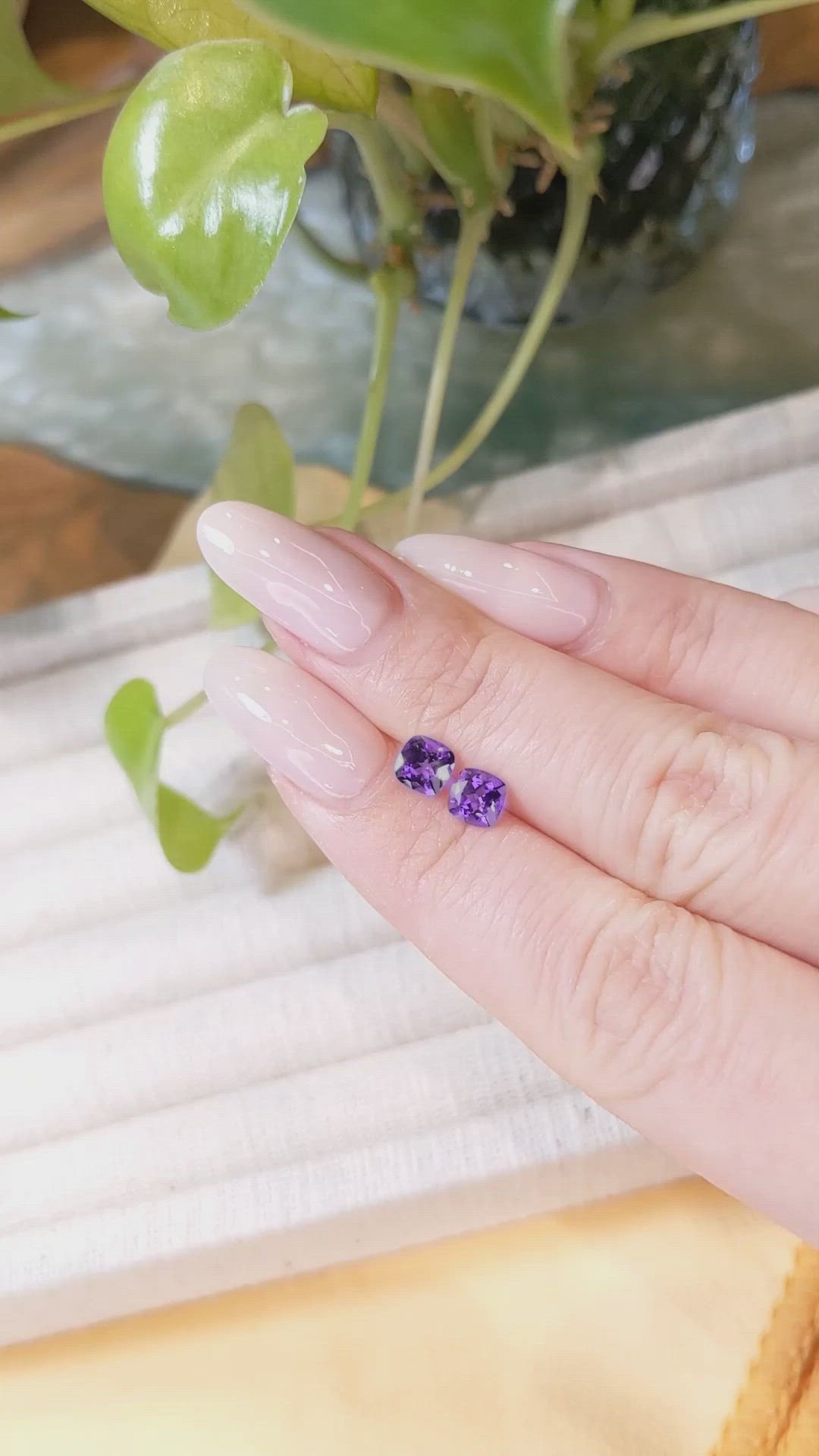 0.97&nbsp;Ct.Tw.Total Carat Weight Amethyst Pair from Brazil Size Video