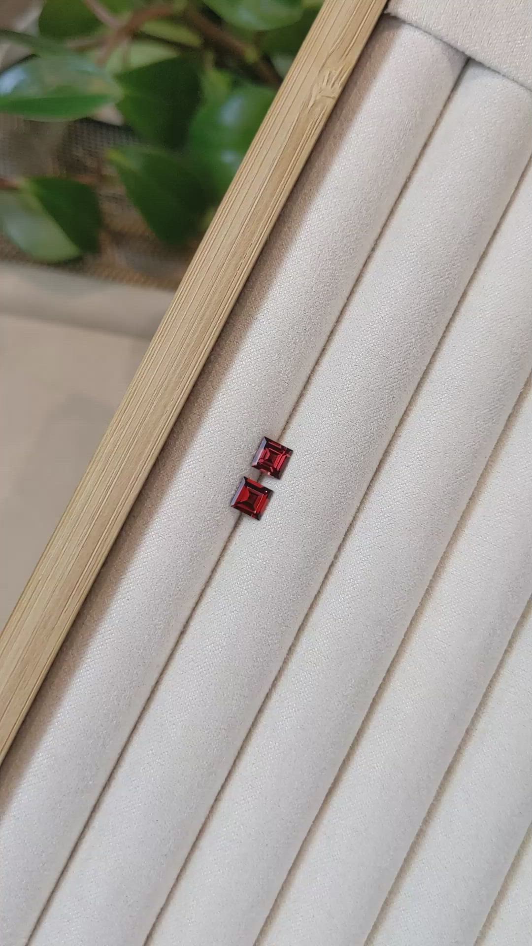 1.55&nbsp;Ct.Tw.Total Carat Weight Red Garnet Pair from Mozambique Size Video