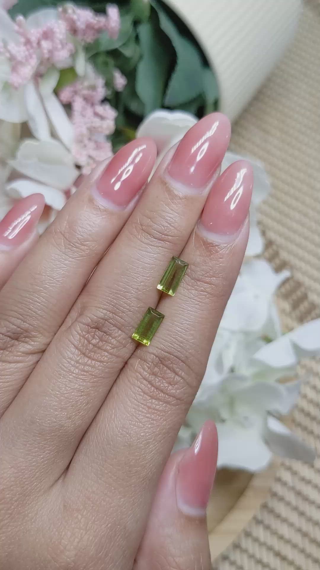 1.49&nbsp;Ct.Tw.Total Carat Weight Peridot Pair from Ceylon (Sri Lanka) Size Video