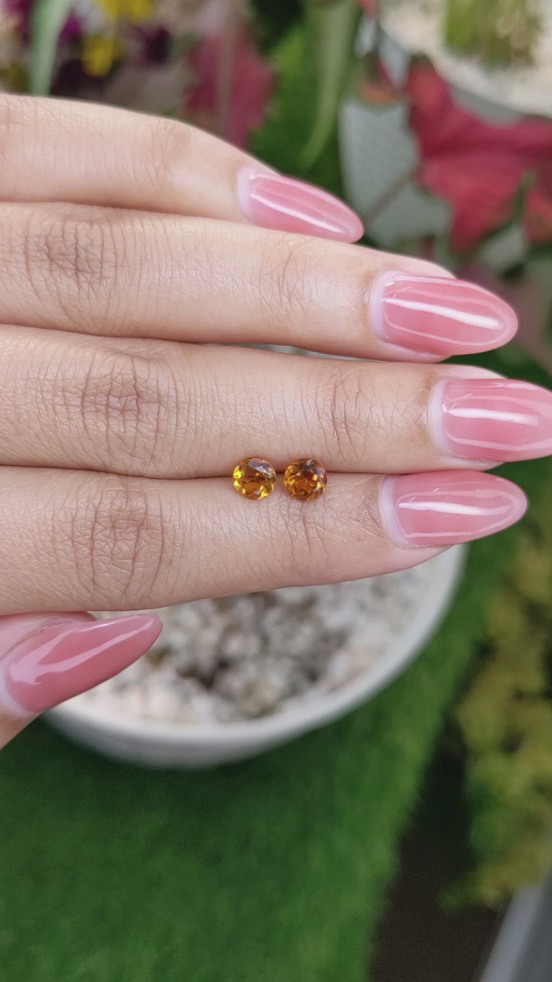 0.91&nbsp;Ct.Tw.Total Carat Weight Citrine Pair from Ceylon (Sri Lanka) Size Video