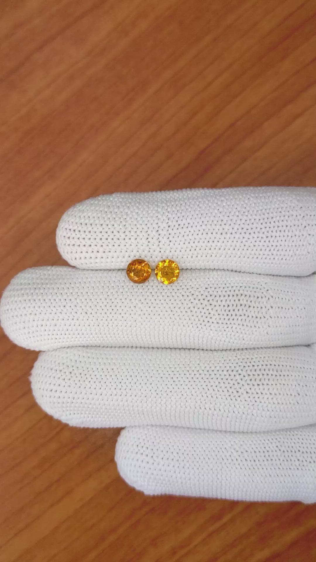 0.91&nbsp;Ct.Tw.Total Carat Weight Citrine Pair from Ceylon (Sri Lanka) Size Video