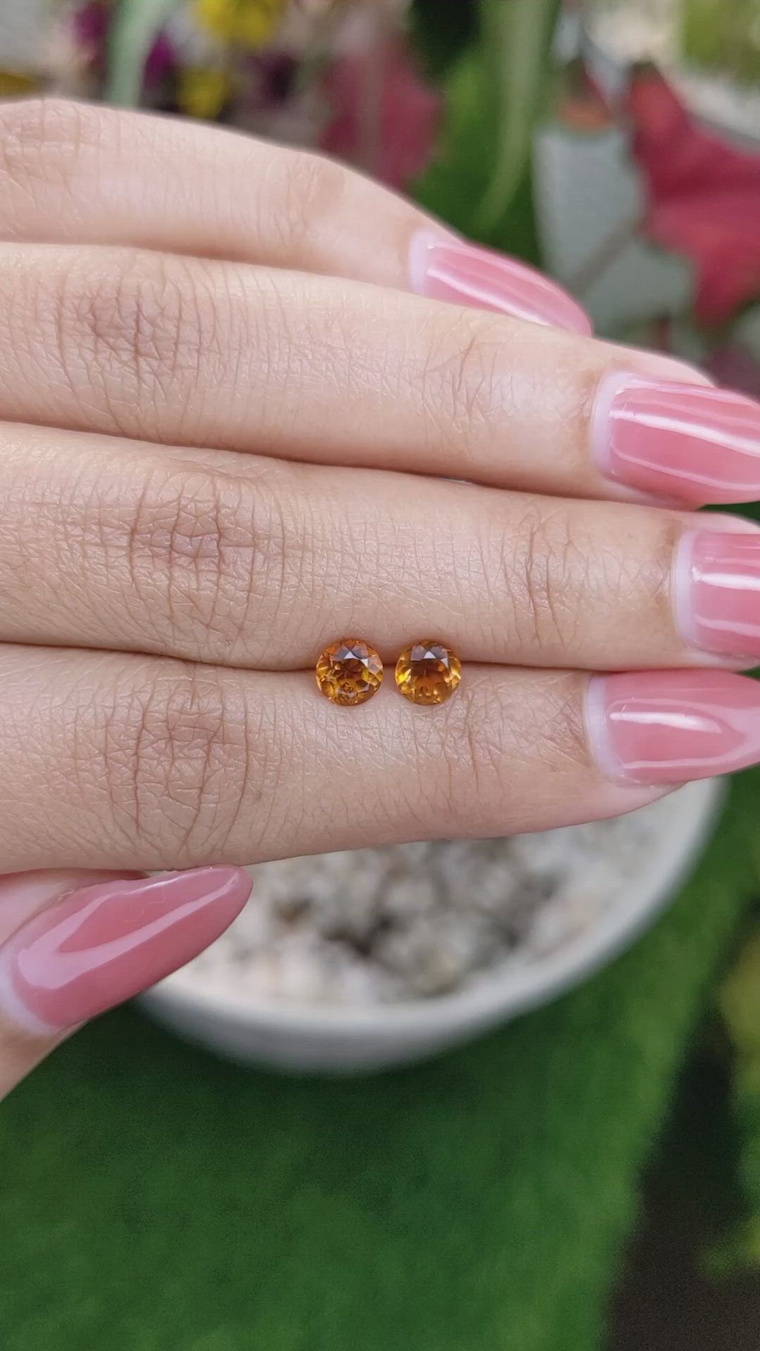 0.95&nbsp;Ct.Tw.Total Carat Weight Citrine Pair from Ceylon (Sri Lanka) Size Video