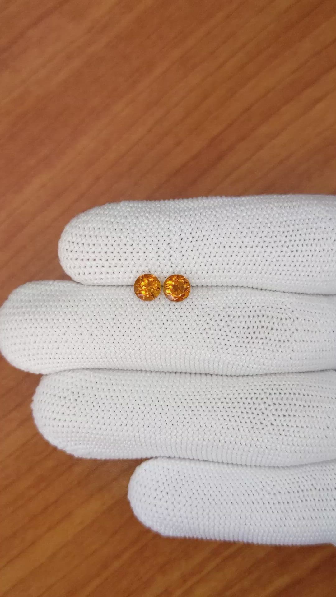 0.94&nbsp;Ct.Tw.Total Carat Weight Citrine Pair from Ceylon (Sri Lanka) Size Video