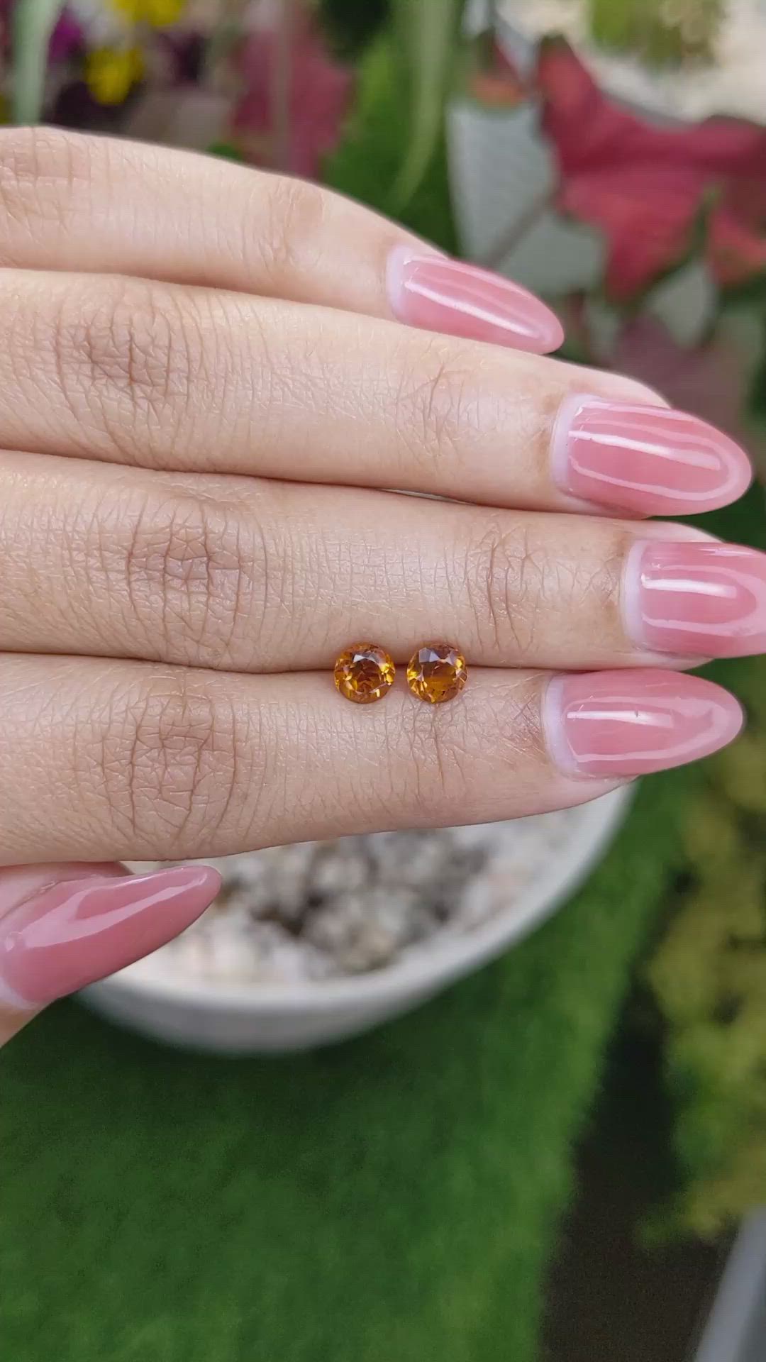 0.94&nbsp;Ct.Tw.Total Carat Weight Citrine Pair from Ceylon (Sri Lanka) Size Video