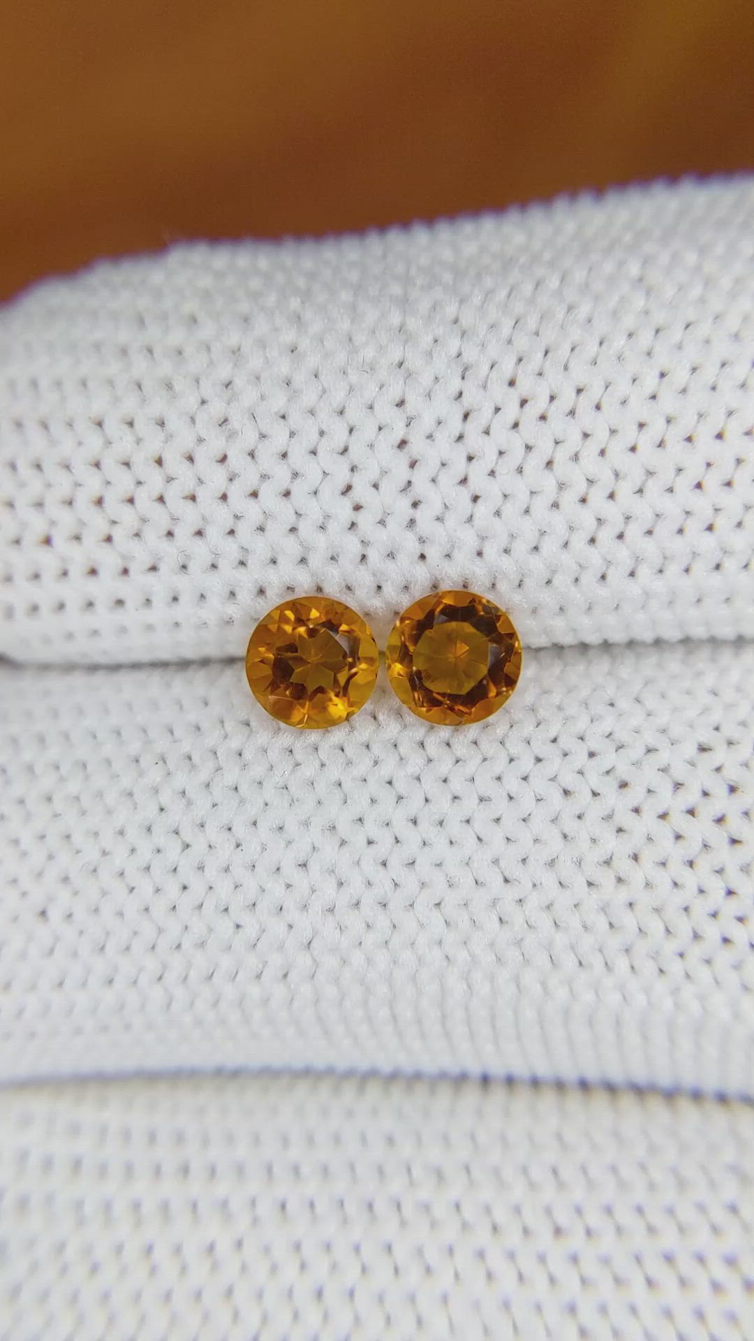 0.94&nbsp;Ct.Tw.Total Carat Weight Citrine Pair from Ceylon (Sri Lanka) Size Video