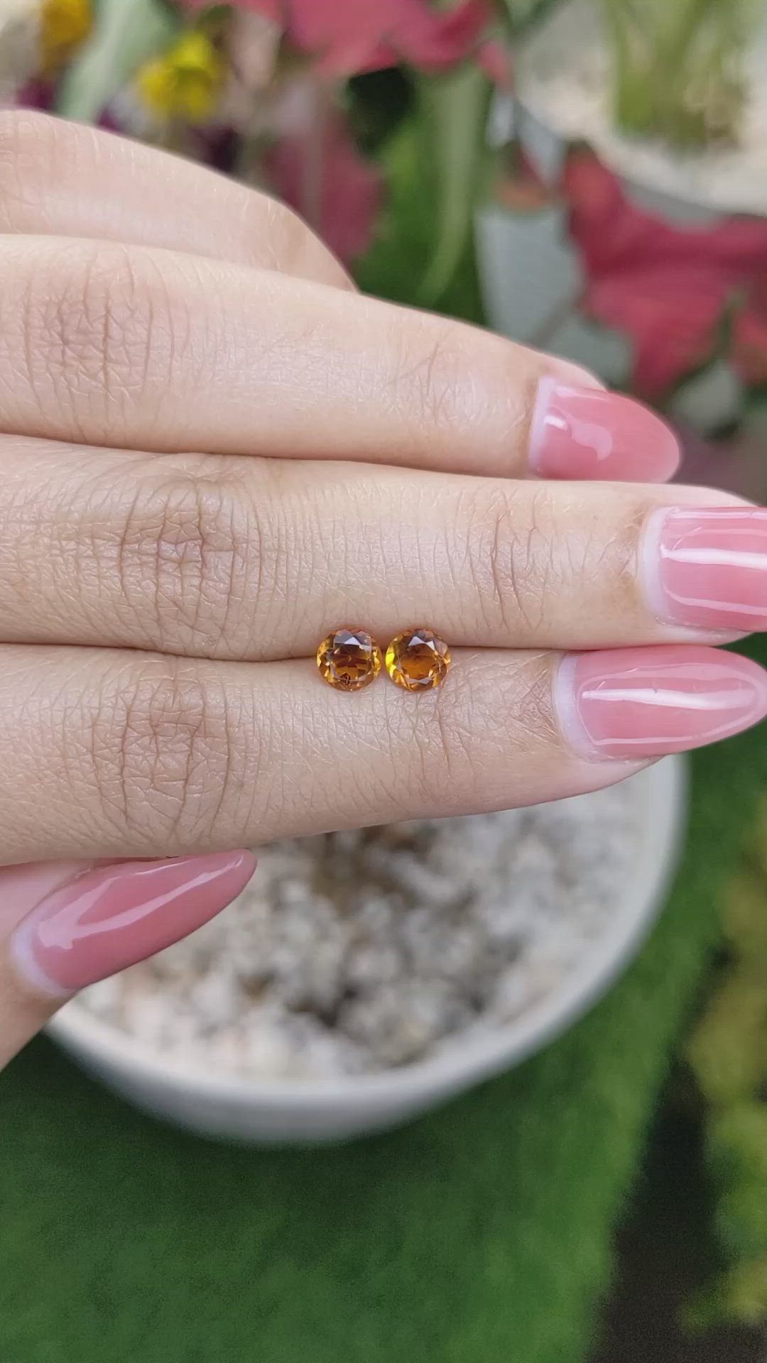 0.94&nbsp;Ct.Tw.Total Carat Weight Citrine Pair from Ceylon (Sri Lanka) Size Video