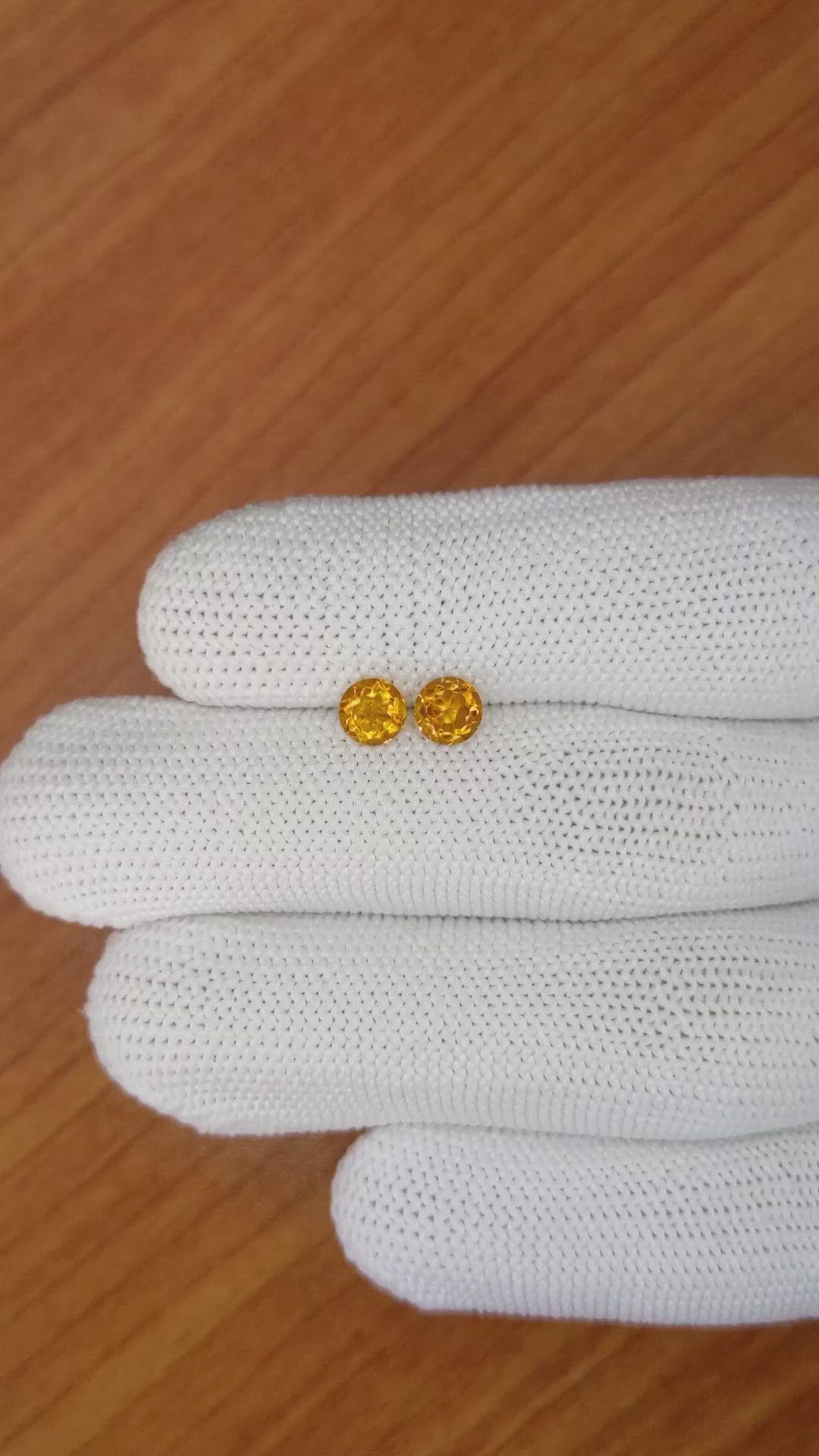 0.98&nbsp;Ct.Tw.Total Carat Weight Citrine Pair from Ceylon (Sri Lanka) Size Video