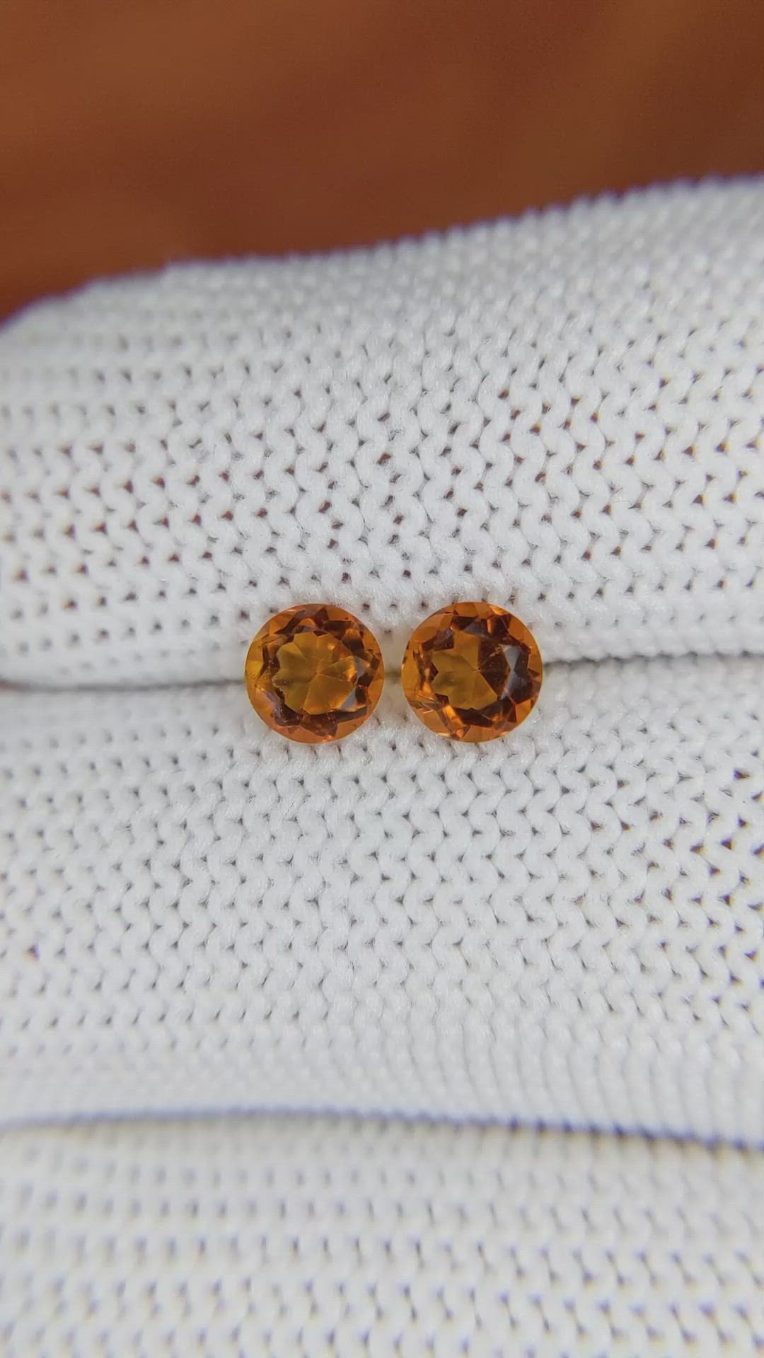 0.99&nbsp;Ct.Tw.Total Carat Weight Citrine Pair from Ceylon (Sri Lanka) Size Video