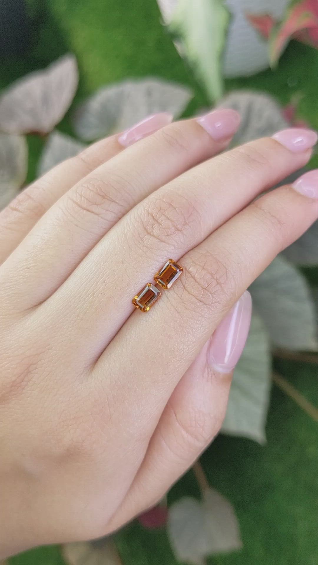 1.06&nbsp;Ct.Tw.Total Carat Weight Madeira Citrine Pair from Brazil Size Video