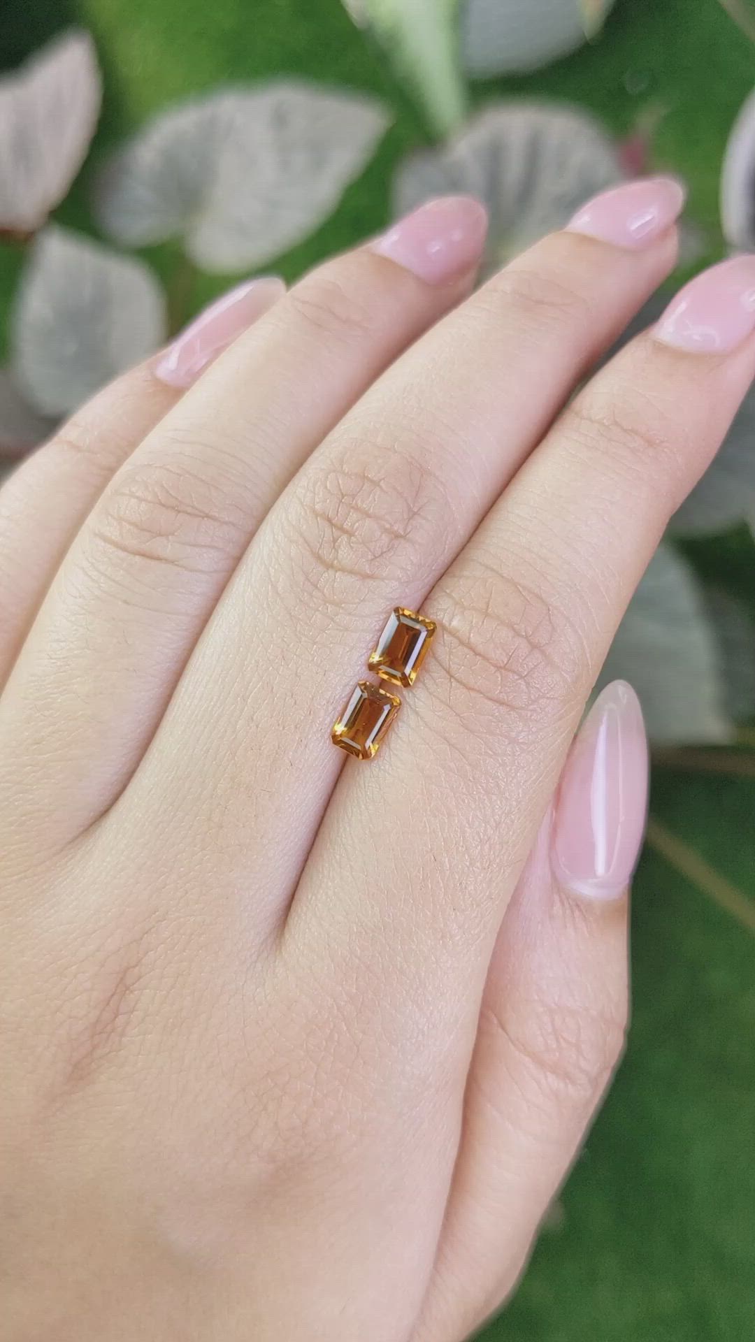 0.98&nbsp;Ct.Tw.Total Carat Weight Madeira Citrine Pair from Brazil Size Video